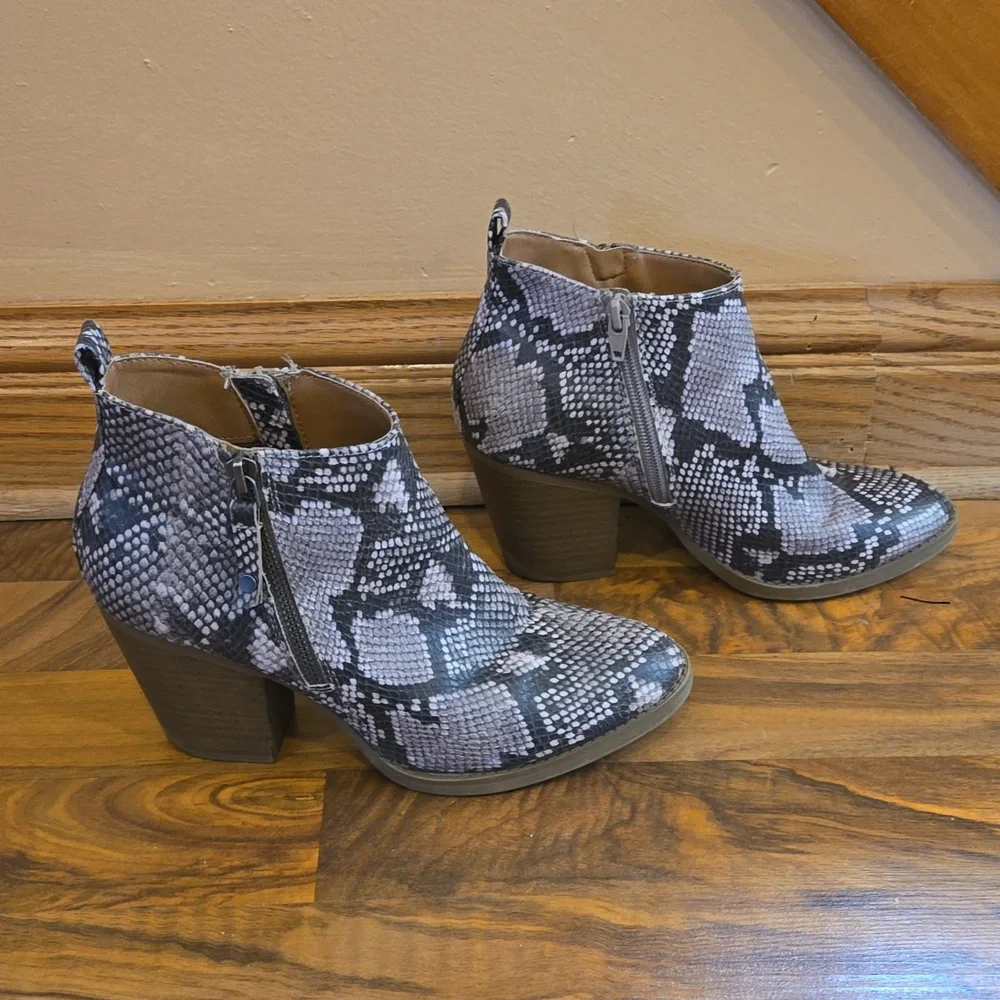 Snakeskin look boots, size 7